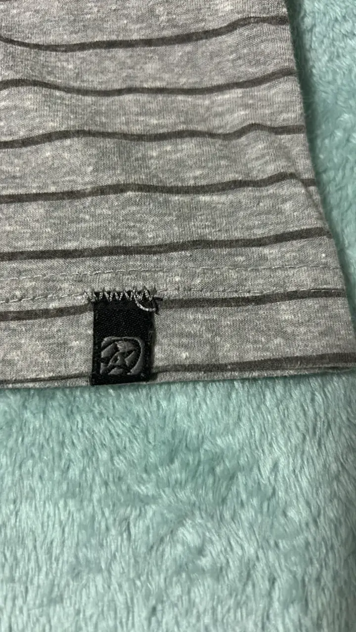 Polera gris a rayas Aussie - 4