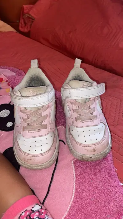 Zapatillas Nike para niña rosadas y blancas - miniatura 1