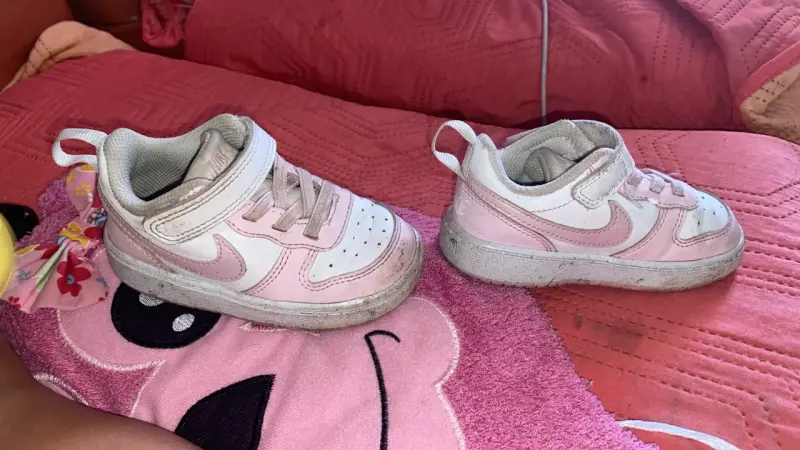 Zapatillas Nike para niña rosadas y blancas - 2