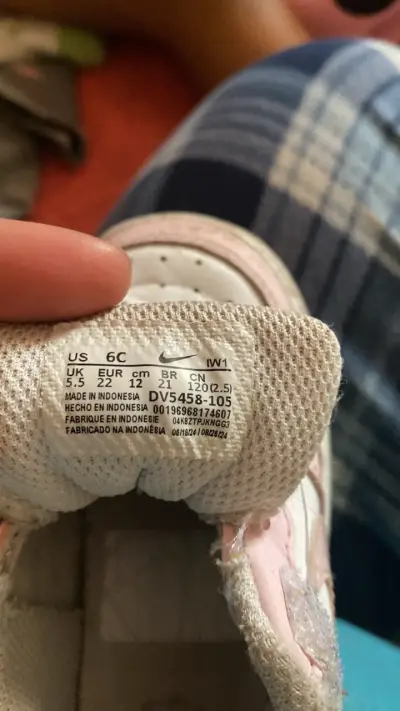 Zapatillas Nike para niña rosadas y blancas - miniatura 3