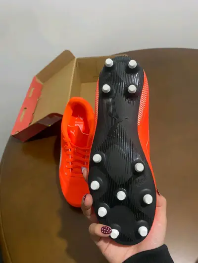 Zapatillas de fútbol Puma negras y naranjas - miniatura 3