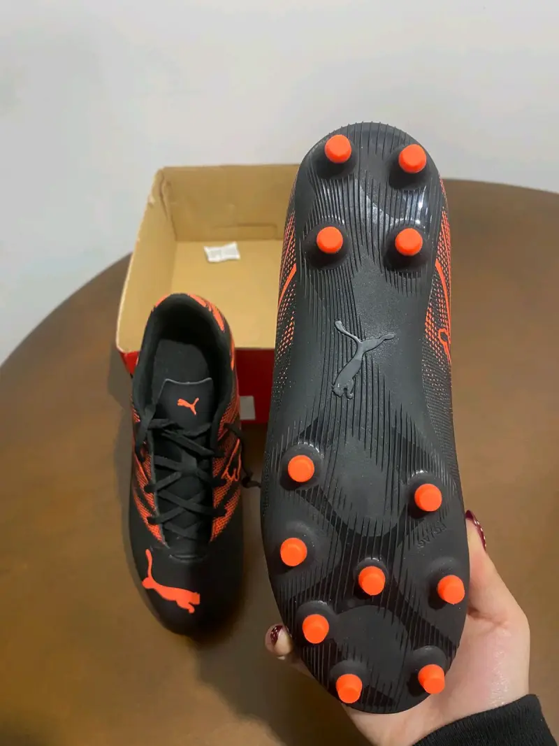 Zapatillas de fútbol Puma negras y naranjas - 4