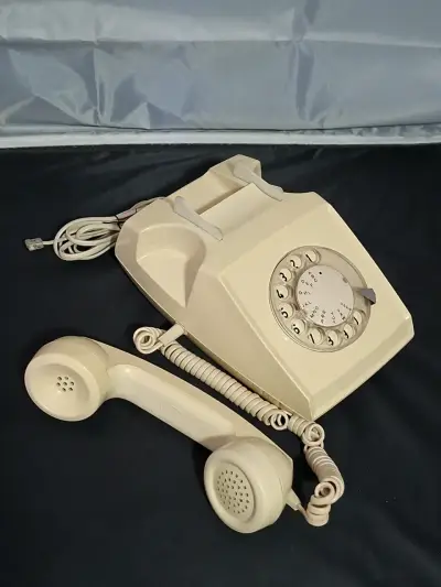 Teléfono de disco vintage beige - miniatura 3