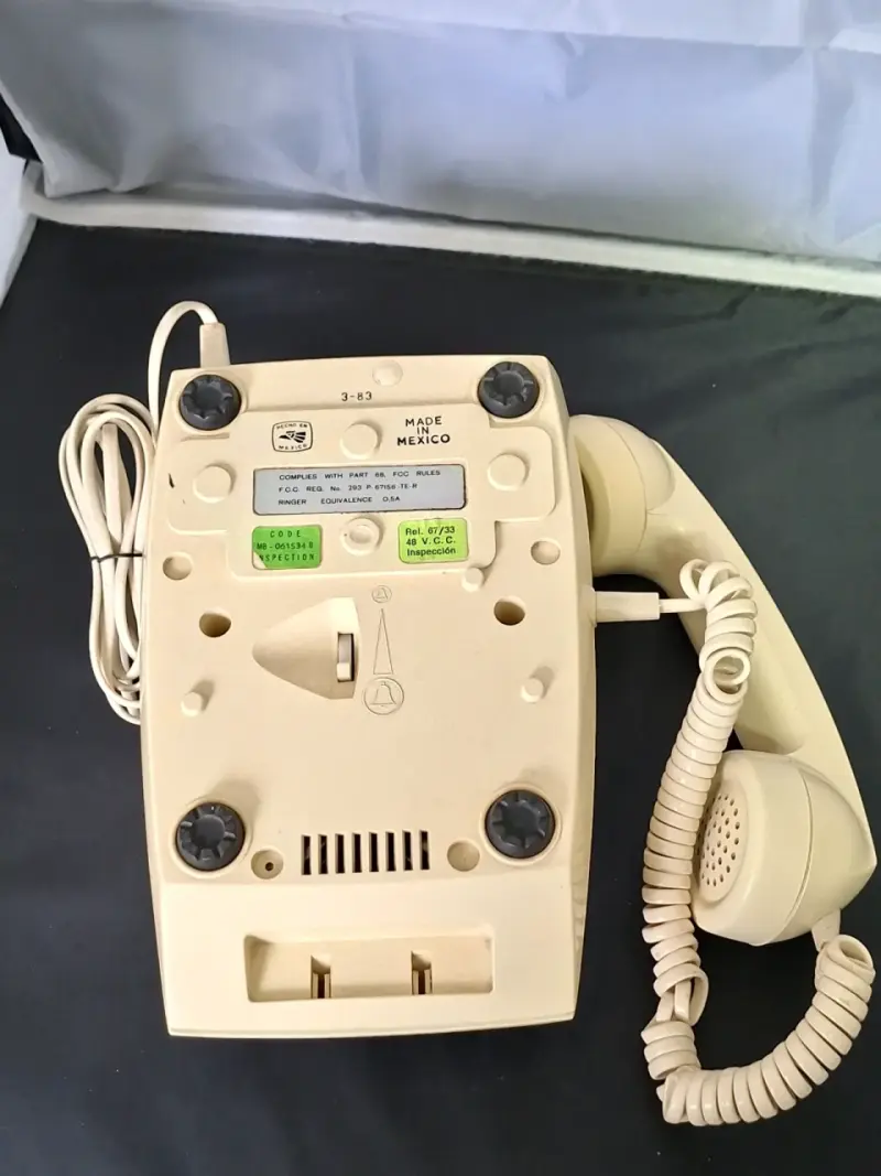 Teléfono de disco vintage beige - 5