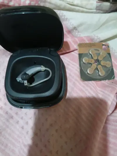 Audífono recargable con estuche y baterías - miniatura 1