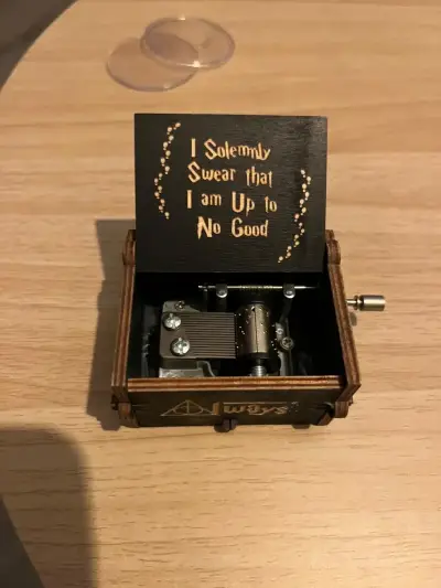 Caja de música Harry Potter temática mágica - miniatura 3