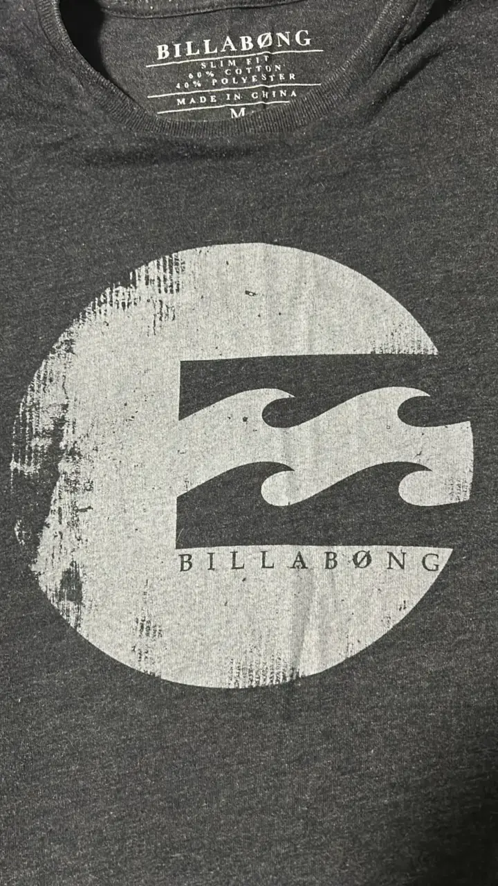 Polera gris Billabong slim fit para hombre - 2