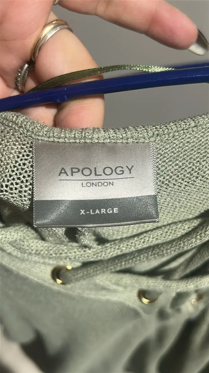 Polera verde con cordones Apology talla XL - 3