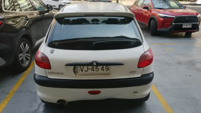 Peugeot 206 usado en buen estado - 1