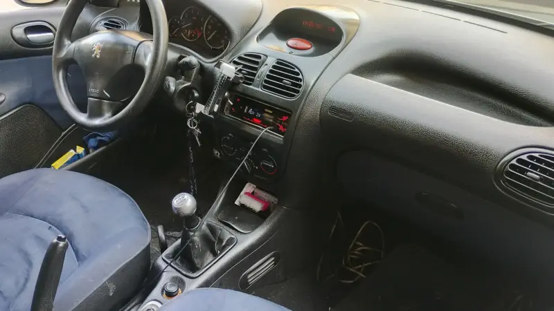 Peugeot 206 usado en buen estado - 5