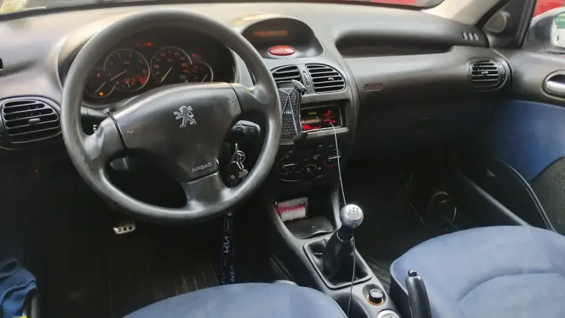 Peugeot 206 usado en buen estado - 6