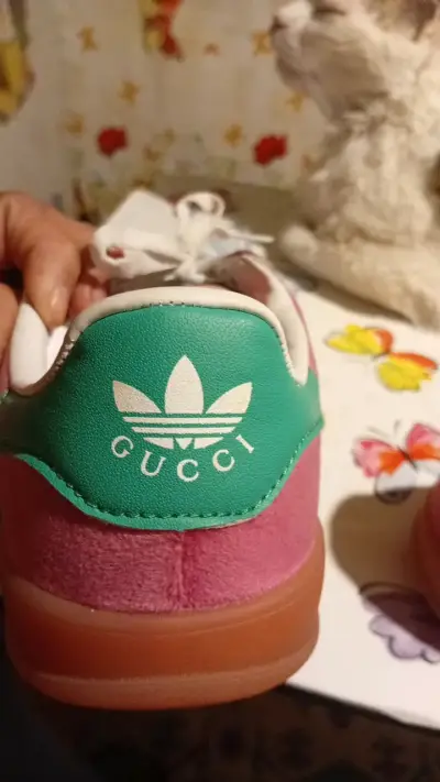 Zapatillas deportivas rojas con rayas negras - miniatura 6
