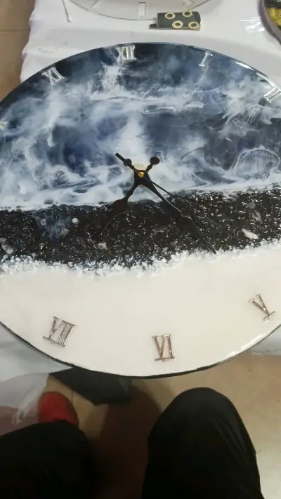 Reloj de pared decorativo con diseño artístico - miniatura 1