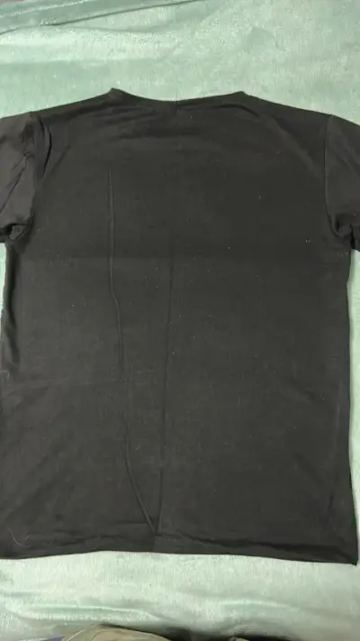 Polera negra con estampado tropical - miniatura 4