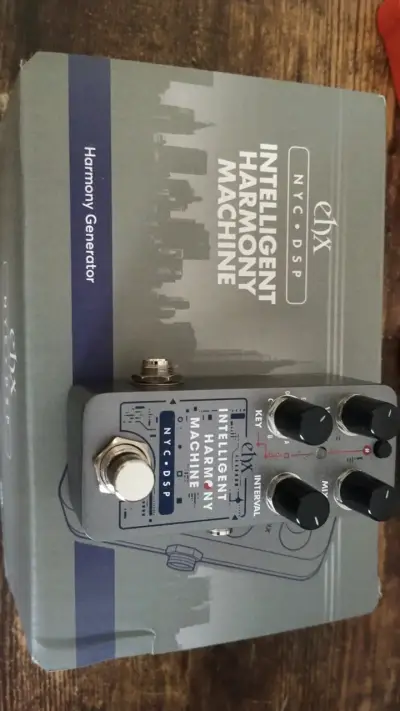 Pedal de efectos EHX Intelligent Harmony Machine - miniatura 1