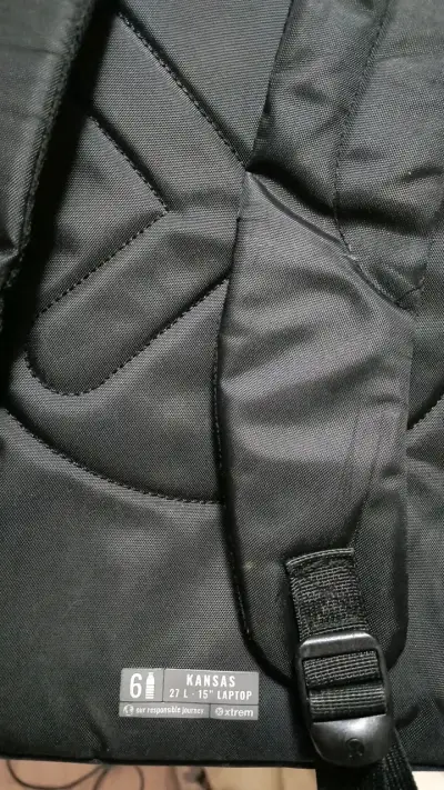 Mochila negra para laptop 15 pulgadas - miniatura 2