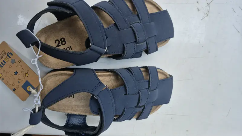 Sandalias azules para niños talla 28