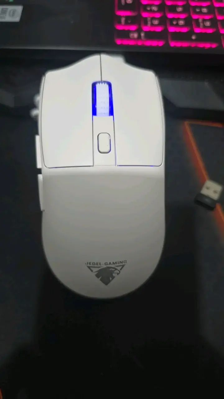Mouse inalámbrico ultra ligero para gaming - 2