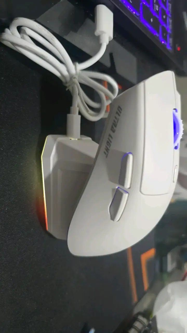 Mouse inalámbrico ultra ligero para gaming - 3