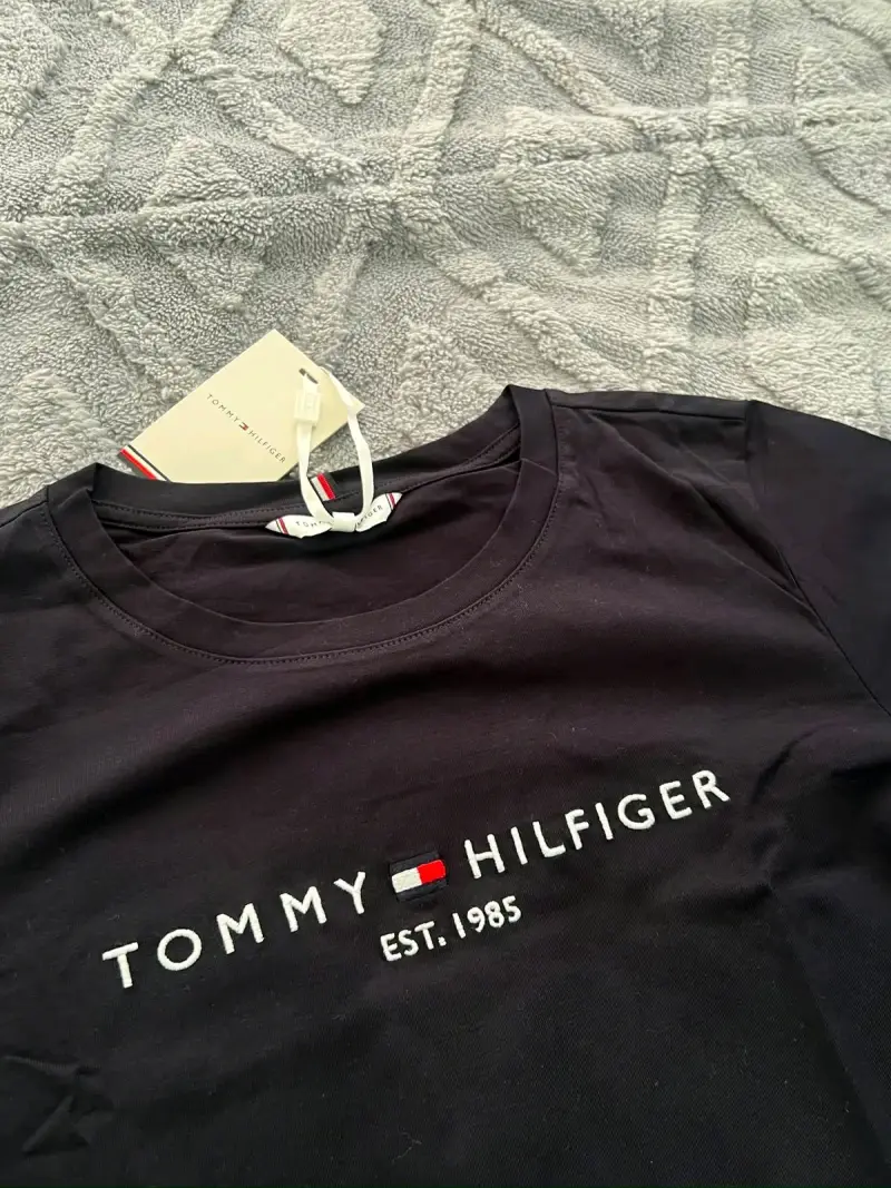Polera negra Tommy Hilfiger para mujer - 1