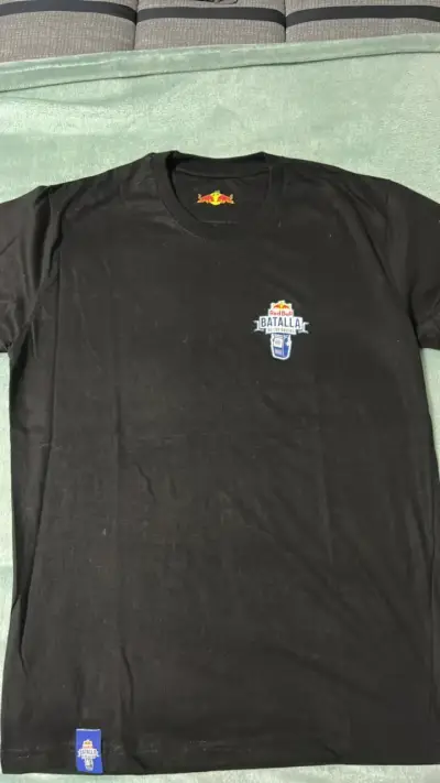 Polera Negra Red Bull Batalla de los Gallos - miniatura 3