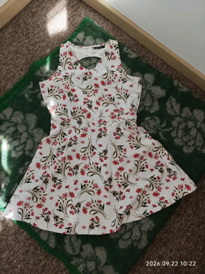 Vestido floral sin mangas para mujer