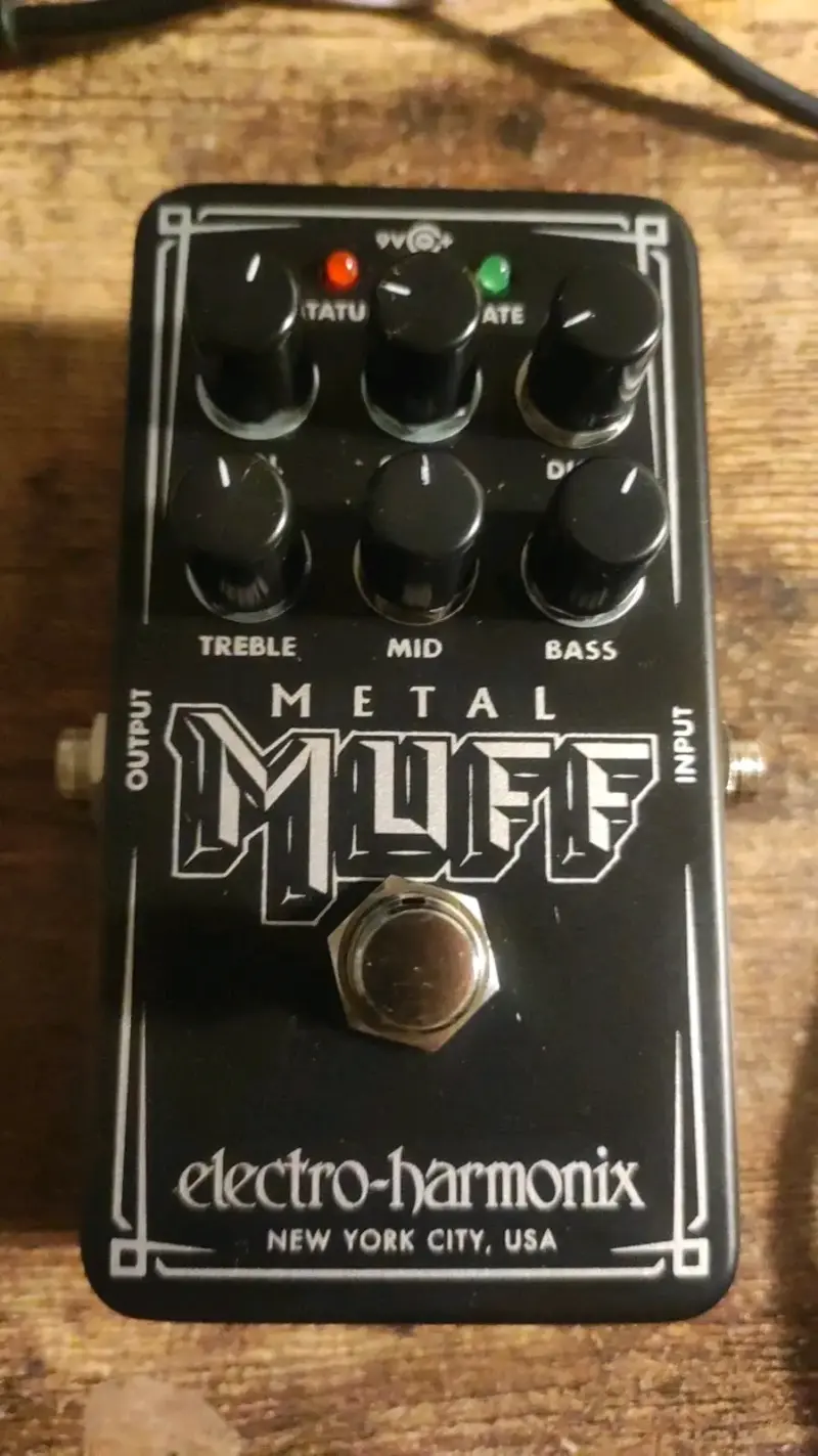 Pedal de efectos Electro-Harmonix Metal Muff