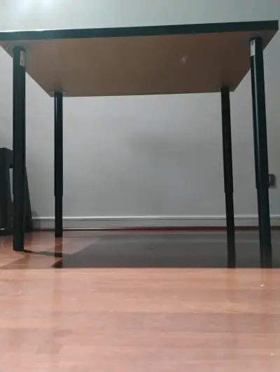 Mesa IKEA Linmon negra con patas ajustables - miniatura 5