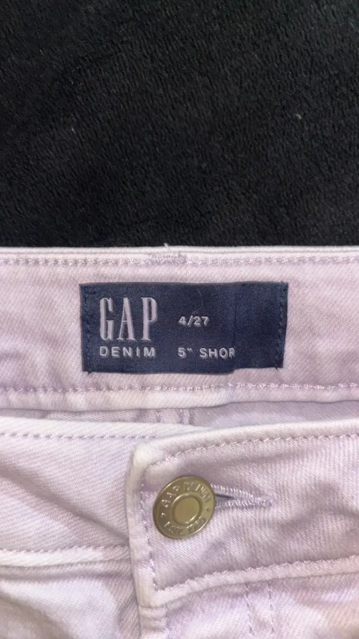Shorts de mezclilla GAP lila desgastados - 3