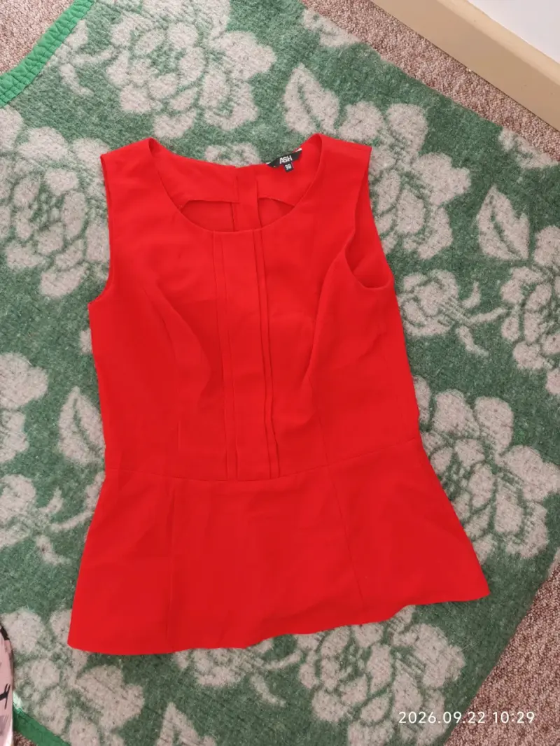 Blusa roja sin mangas talla 38