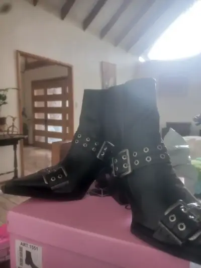 Botines de cuero  CMORAN con hebillas metálicas - miniatura 2