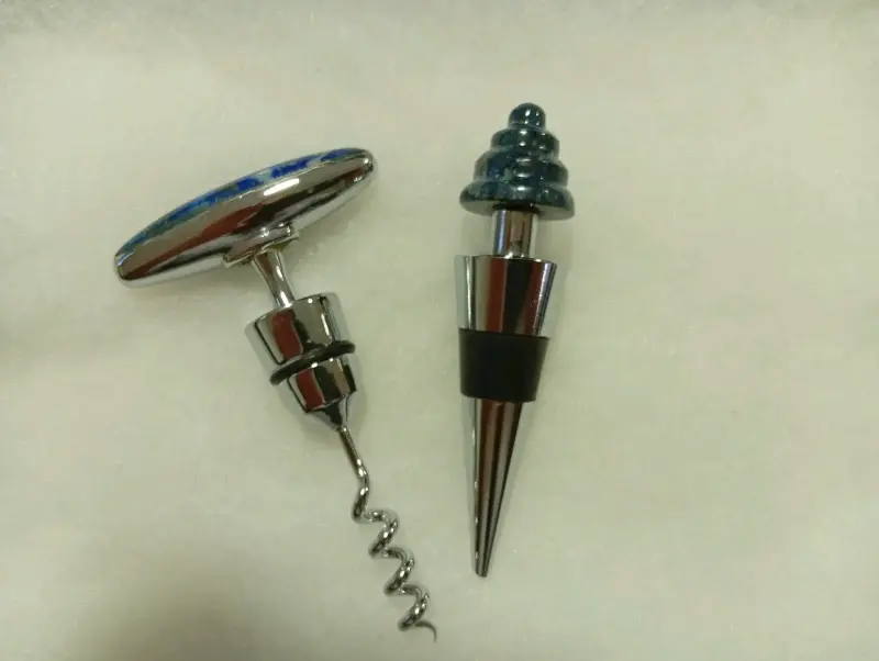 Set de sacacorchos y tapa botella con lapislázuli
