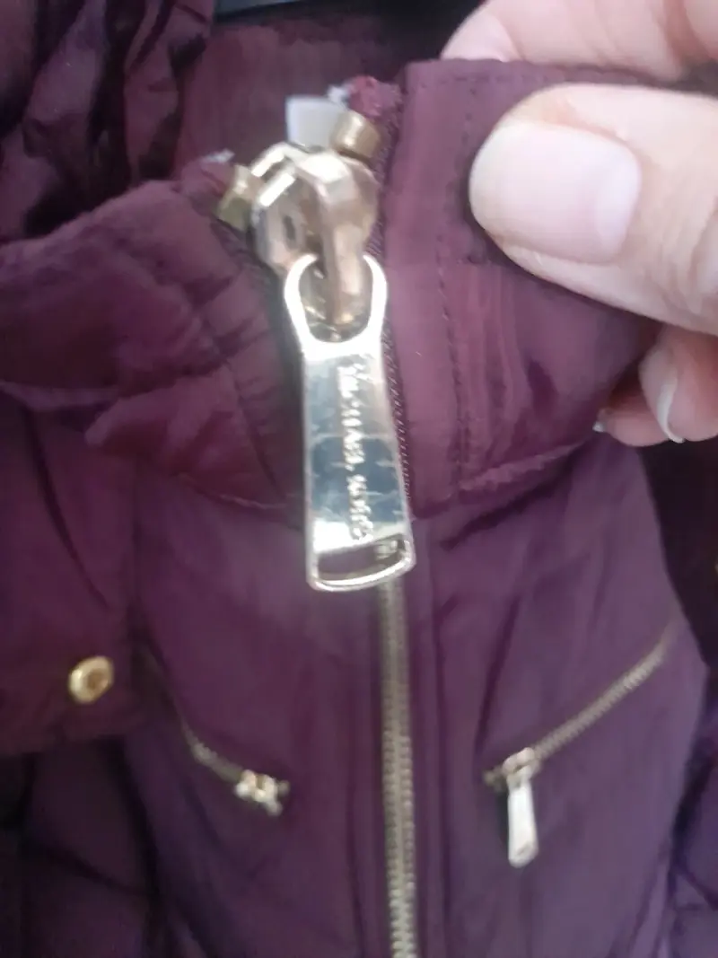 Parka largo burdeos con capucha de piel sintética - 1