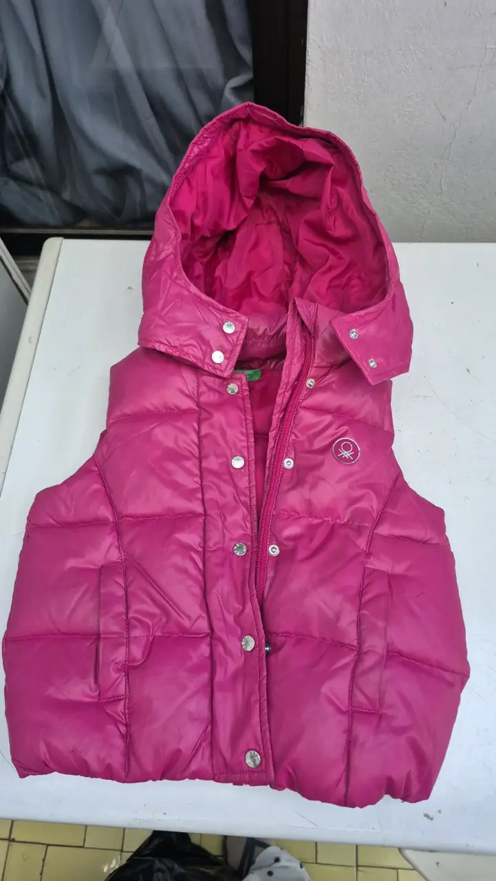 Chaleco acolchado sin mangas para mujer color fucsia