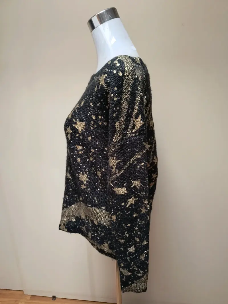Suéter negro con estrellas doradas Desigual - 2