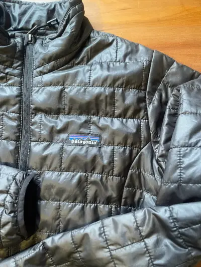 Chaqueta acolchada negra Patagonia mujer talla M - miniatura 1