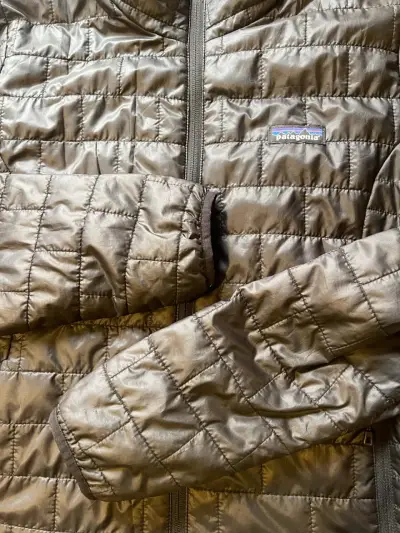 Chaqueta acolchada negra Patagonia mujer talla M - miniatura 2