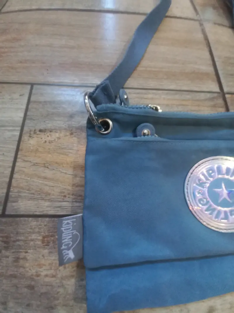 Bandolera azul Kipling con logo - 2