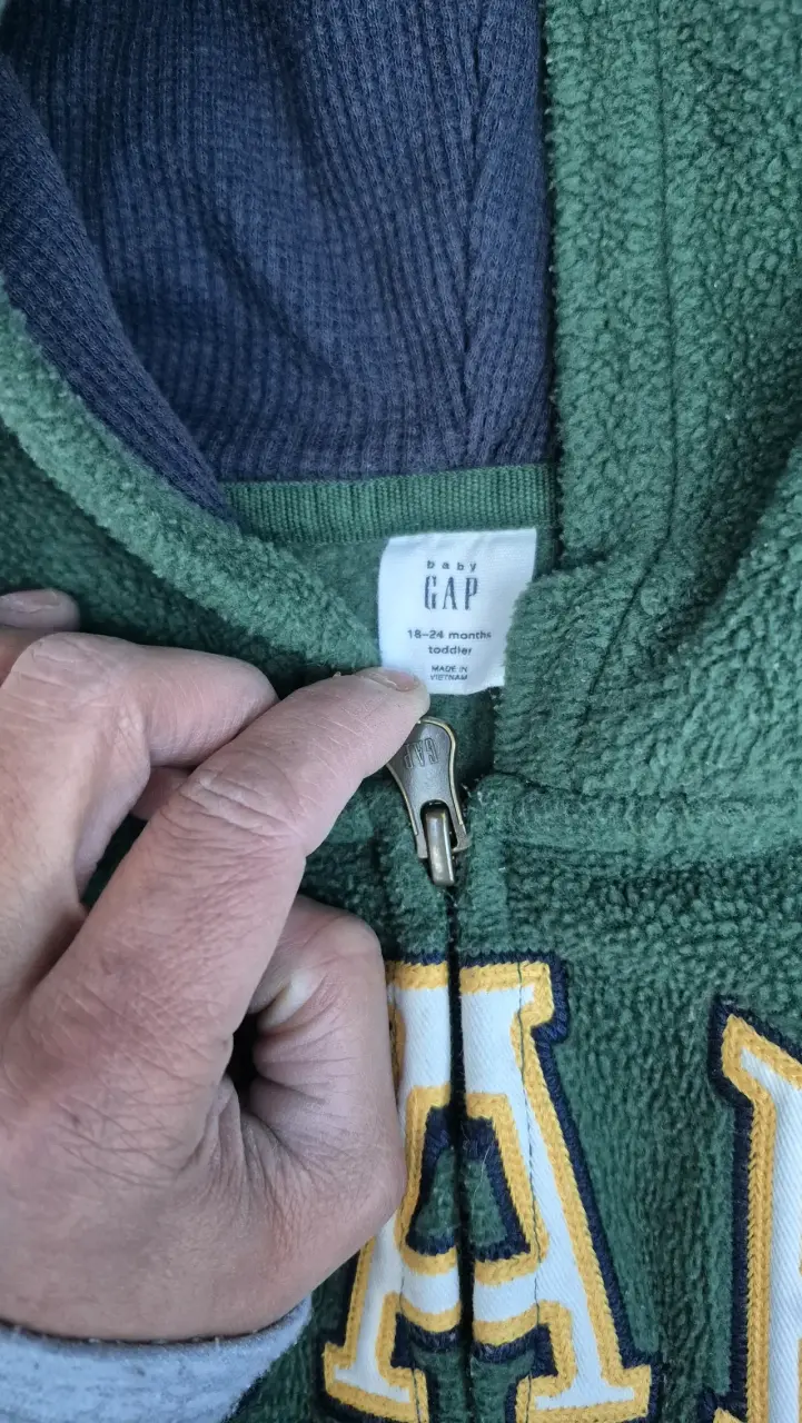 Polerón verde con capucha GAP para bebé - 2