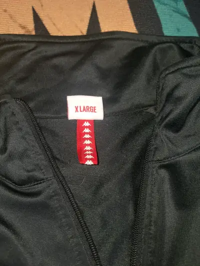 Chaqueta deportiva Kappa negra con franjas - miniatura 3