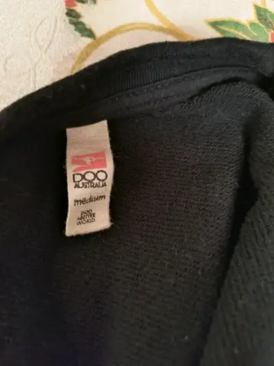 Polera negra cruzada Doo Australia talla M - miniatura 4