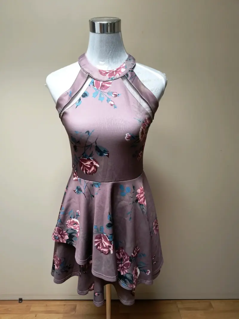 Vestido corto floral sin mangas - 1