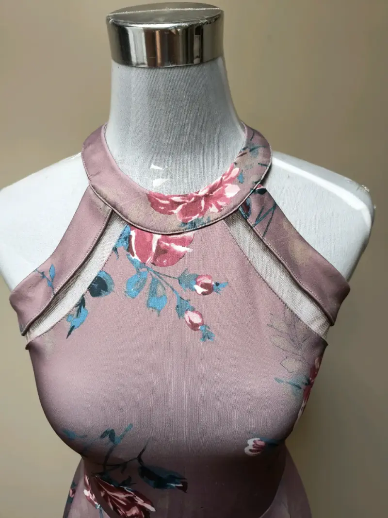 Vestido corto floral sin mangas - 2