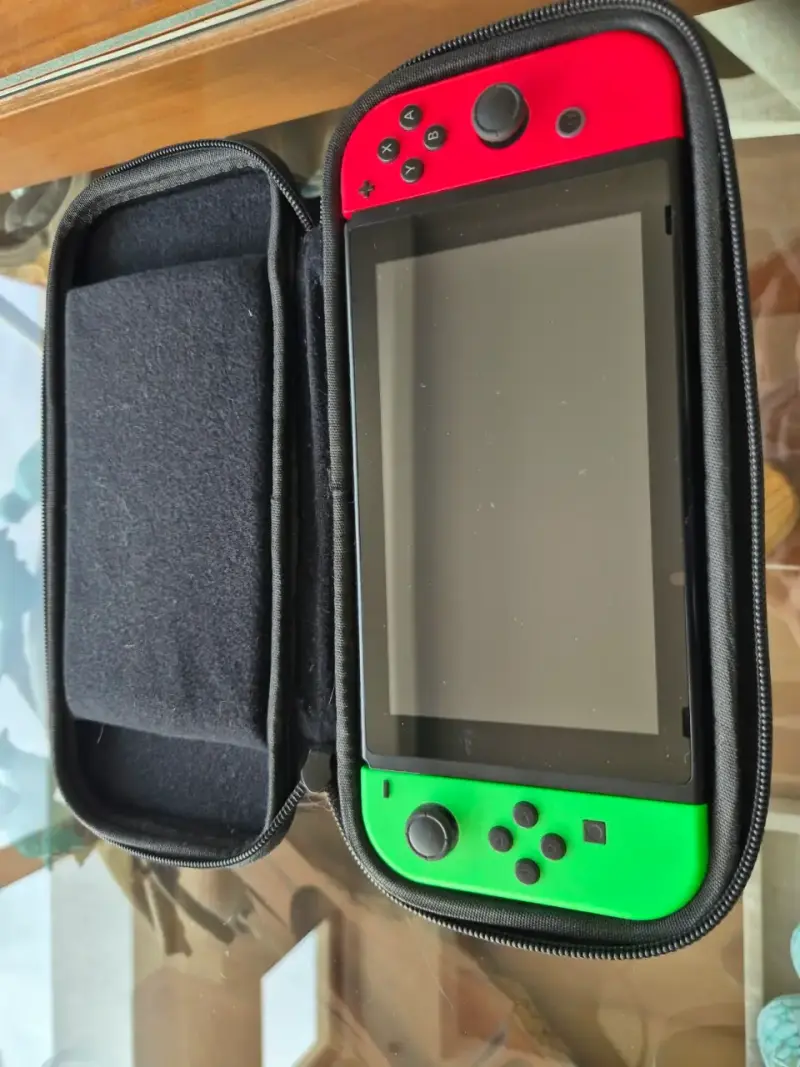 Consola Nintendo Switch + un juego incluido - 4