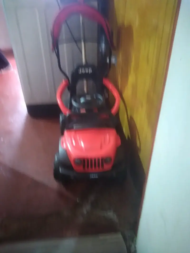 Auto acontrol remoto  para bebe de 1 a 3 años - 3