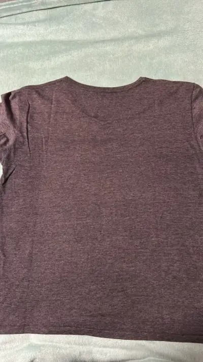 Polera Vino Tinto Cuello V Marquis Talla S S - miniatura 3