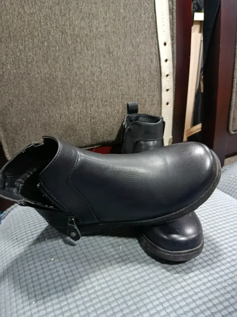 Botines de cuero negro con cierre lateral talla 38 - 1