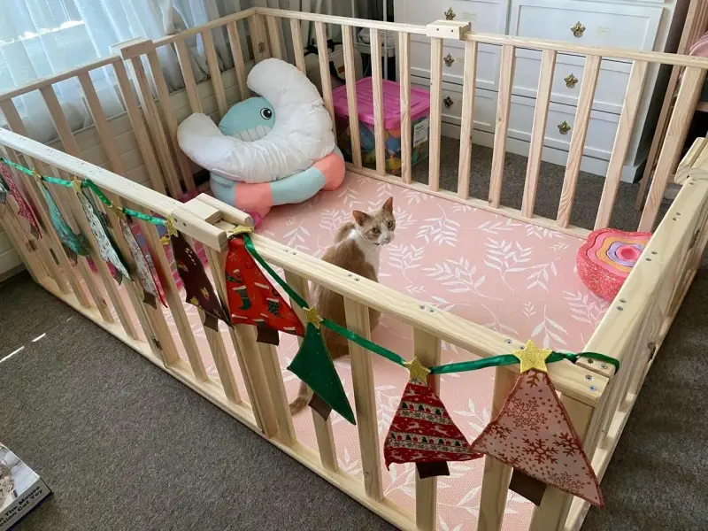 Corral de madera para bebé