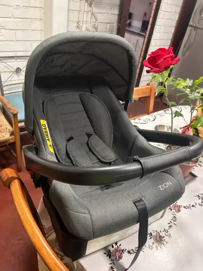Silla de Auto para Bebé Zion Gris - miniatura 1