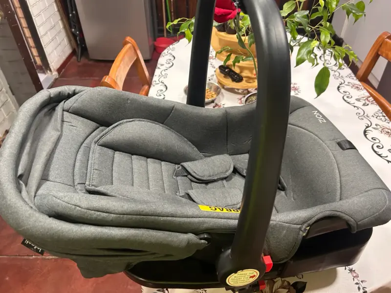 Silla de Auto para Bebé Zion Gris - 2